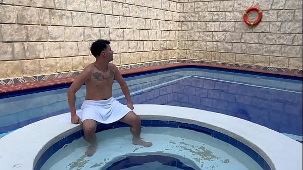 Me Encuentro A Mi Puta Hermanastra En La Piscina Aburrida Y Le Quito El Aburrimiento Con Una Buena Follada. Porn Love Potion